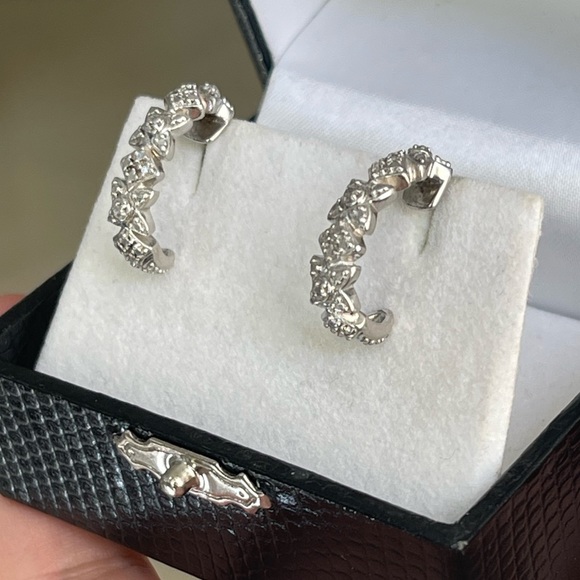 Solid sterling silver drop earrings - Picture 7 of 8